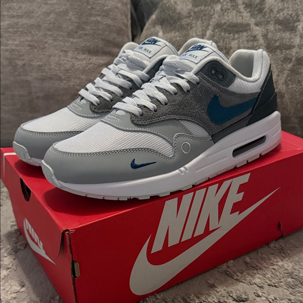 Nike Air Max 1 London City Pack